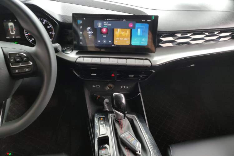 Used MG 5 2021 Revised Version 180 DVVT CVT Youth Luxury Edition Audio And AC Panel