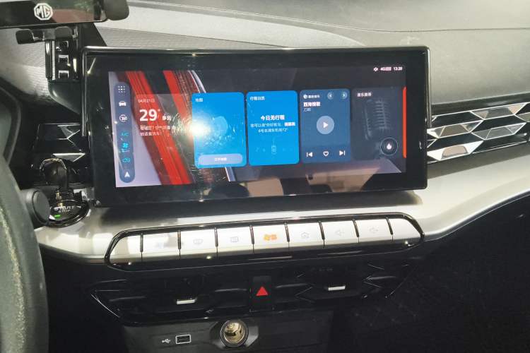 Used MG 5 2021 Revised Version 180 DVVT CVT Youth Luxury Edition Audio And AC Panel