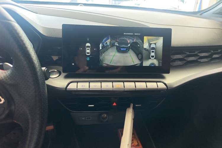 Used MG 5 2021 Revised 300TGI DCT Qingshè Luxurious Enjoyment Edition Audio And AC Panel