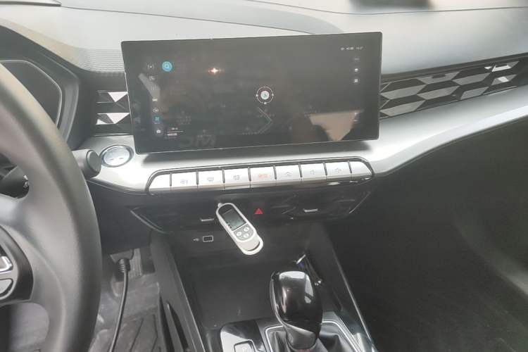 Used MG 5 2021 Revised Version 180 DVVT CVT Youth Luxury Edition Audio And AC Panel