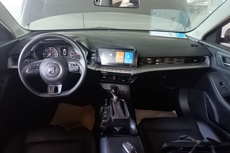 Used MG 5 2021 180 DVVT CVT Youthful Style Edition Center Console