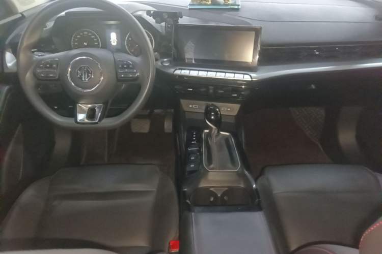 Used MG 5 2021 180 DVVT CVT Youthful Style Edition Center Console