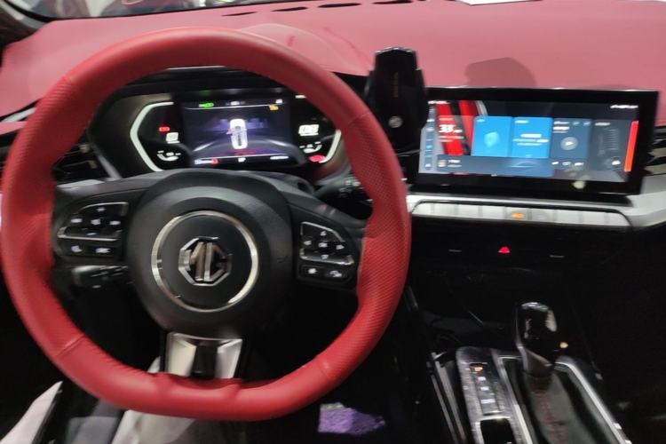 Used MG 5 2021 Revised Version 180 DVVT CVT Youth Luxury Edition Center Console