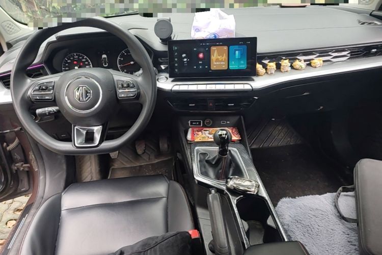 Used MG 5 2021 180 DVVT Manual Youth Luxury Edition Center Console