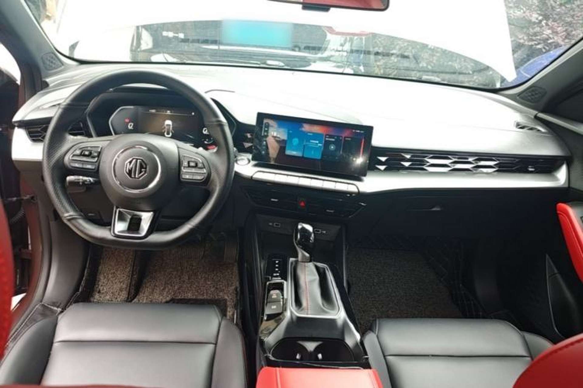 Used MG 5 2021 180 DVVT CVT Youth Luxury Edition Center Console