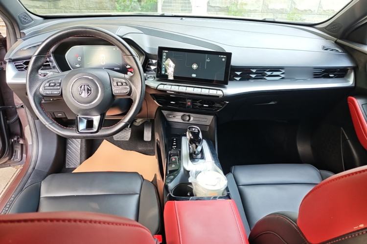 Used MG 5 2021 Revised 300TGI DCT Qingshè Luxurious Enjoyment Edition Center Console