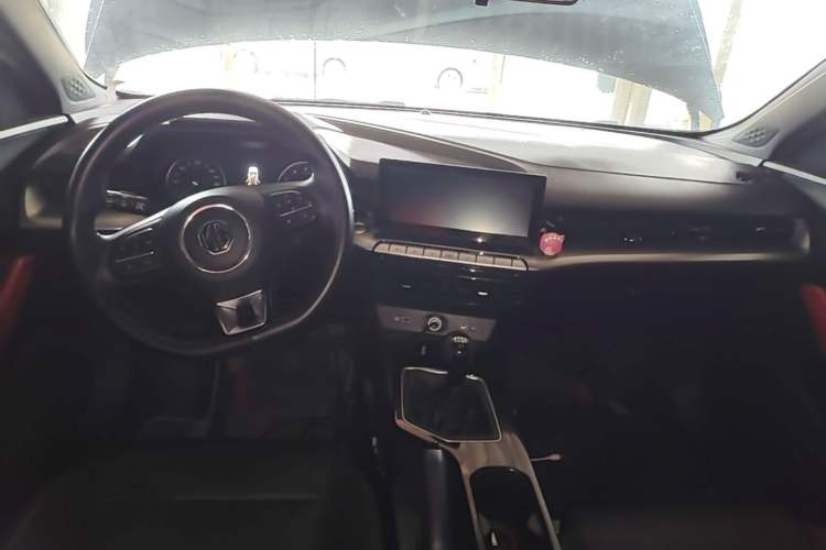 Used MG 5 2021 180 DVVT Manual Youth Luxury Edition Center Console