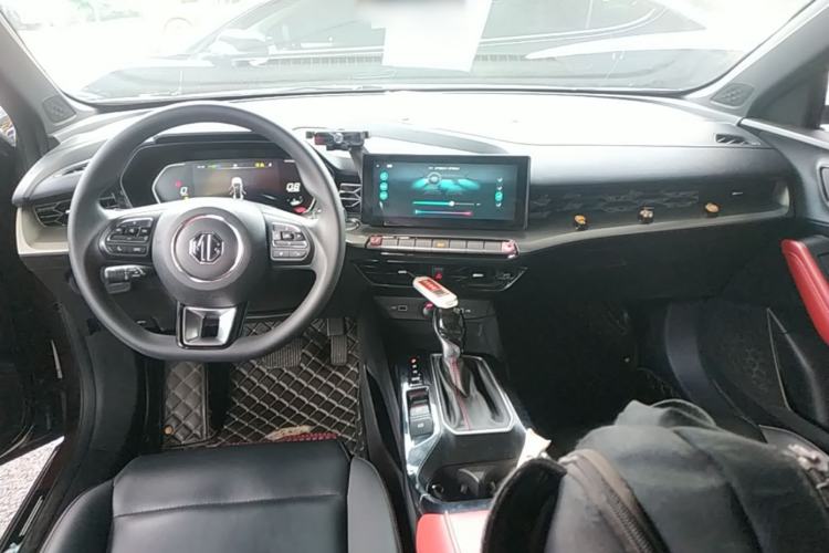 Used MG 5 2021 180 DVVT CVT Youth Luxury Edition Center Console