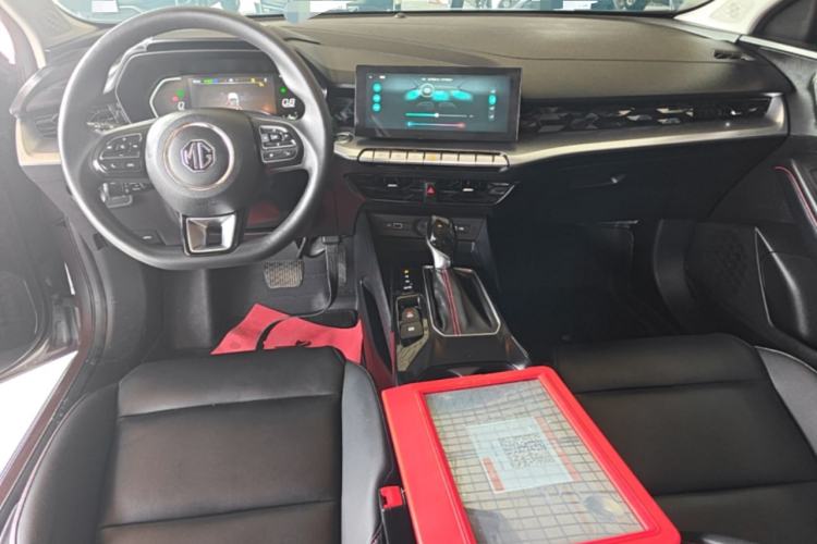 Used MG 5 2021 180 DVVT CVT Youth Luxury Edition Center Console