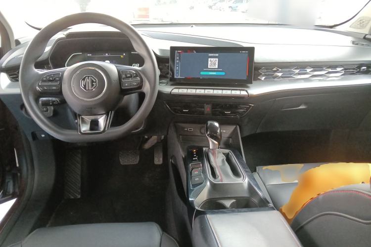 Used MG 5 2021 180 DVVT CVT Youth Luxury Edition Center Console