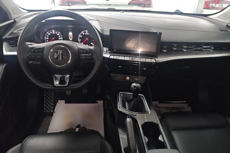Used MG 5 2021 180 DVVT Manual Youth Luxury Edition Center Console