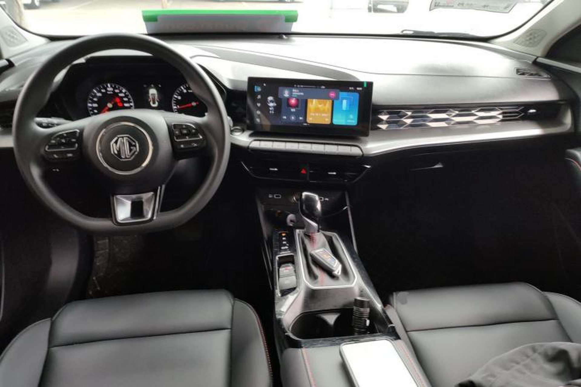 Used MG 5 2021 Revised Version 180 DVVT CVT Youth Luxury Edition Center Console