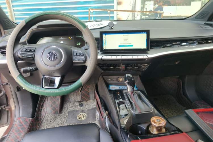 Used MG 5 2021 180 DVVT CVT Youth Luxury Edition Center Console