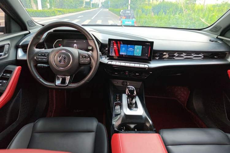 Used MG 5 2021 Revised 300TGI DCT Qingshè Luxurious Enjoyment Edition Center Console
