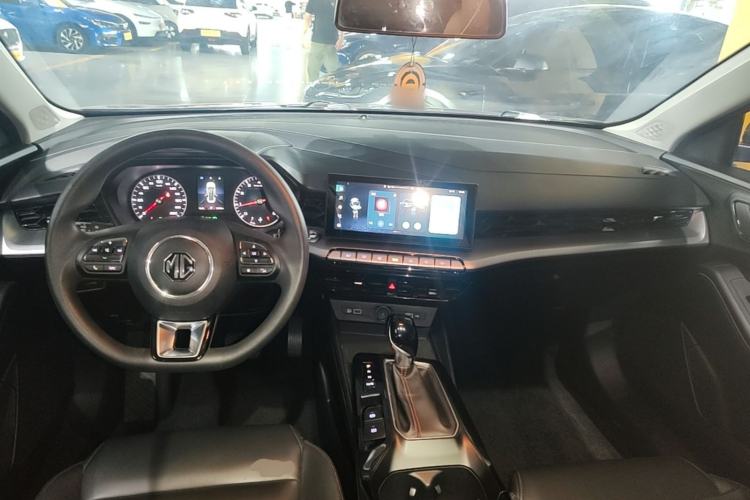 Used MG 5 2021 180 DVVT CVT Youth Luxury Edition Center Console