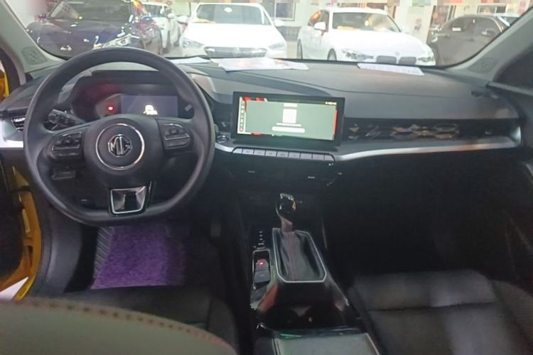 Used MG 5 2021 180 DVVT CVT Youth Luxury Edition Center Console