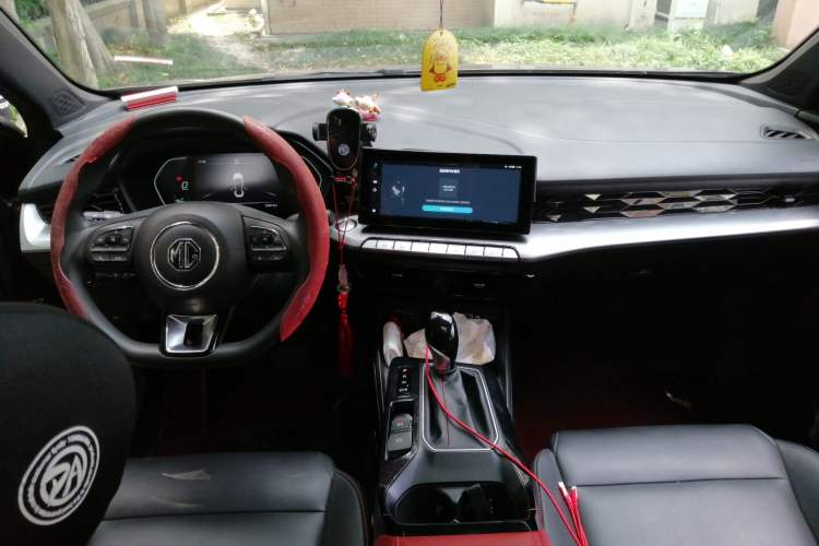 Used MG 5 2021 Revised Version 180 DVVT CVT Youth Luxury Edition Center Console