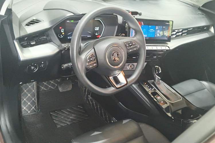 Used MG 5 2021 Revised Version 180 DVVT CVT Youth Luxury Edition Center Console