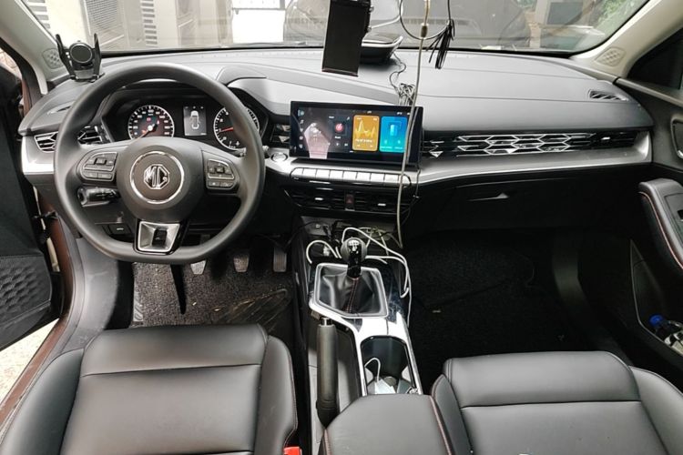 Used MG 5 2021 180 DVVT Manual Youth Luxury Edition Center Console