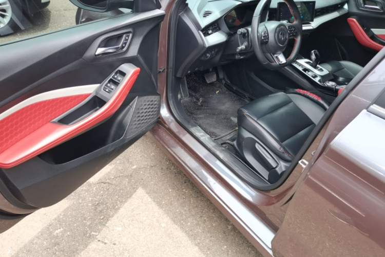 Used MG 5 2021 Revised 300TGI DCT Qingshè Luxurious Enjoyment Edition Driver Seat