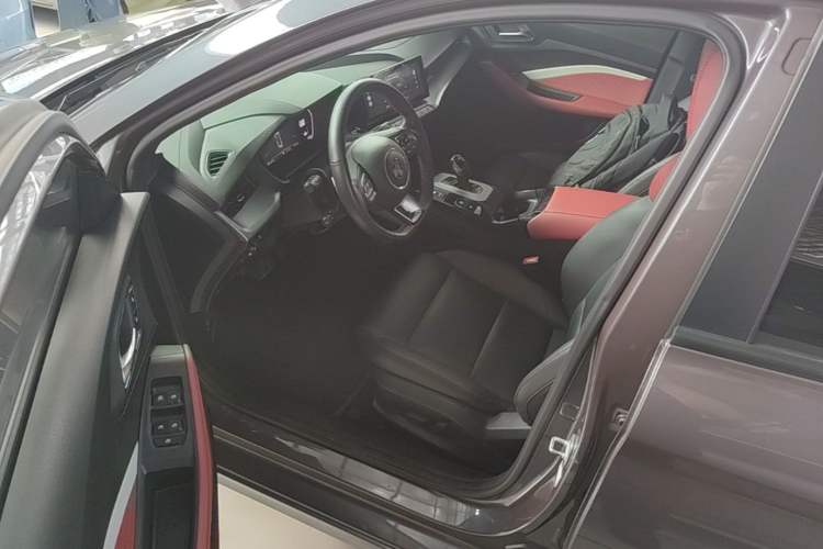 Used MG 5 2021 Revised 300TGI DCT Elegant Luxury Flagship Edition Driver Seat