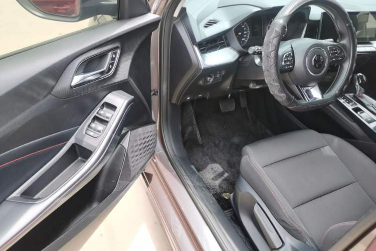 Used MG 5 2021 180 DVVT CVT Youthful Style Edition Driver Seat