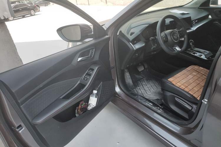 Used MG 5 2021 Revised Version 180 DVVT CVT Youth Luxury Edition Driver Seat