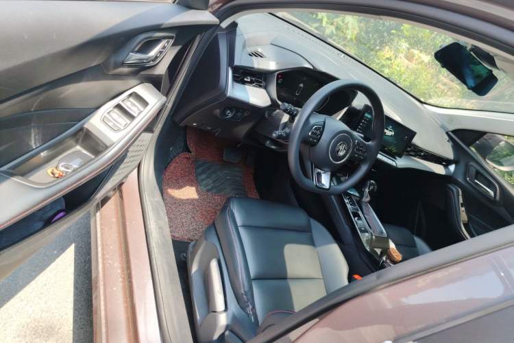 Used MG 5 2021 180 DVVT CVT Youth Luxury Edition Driver Seat