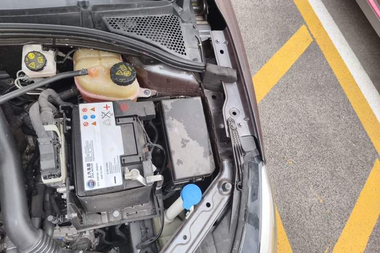 Used MG 5 2021 Revised 300TGI DCT Qingshè Luxurious Enjoyment Edition Engine Bay Left