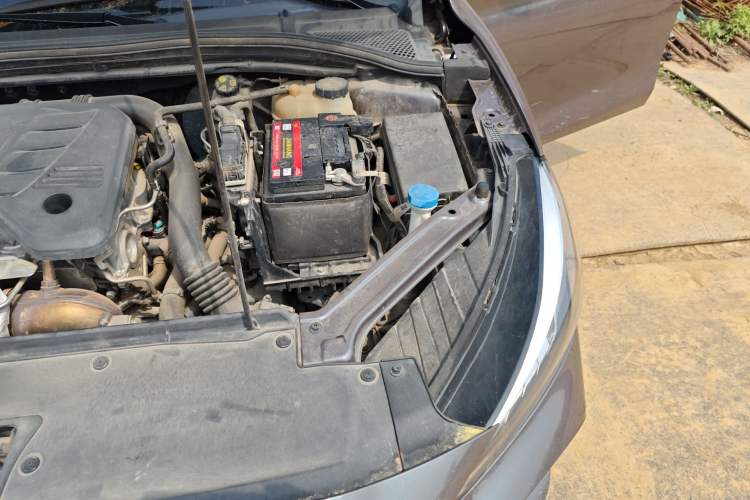 Used MG 5 2021 300TGI DCT Elegant Luxury Edition Engine Bay Left