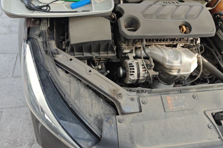 Used MG 5 2021 Revised Version 180 DVVT CVT Youth Luxury Edition Engine Bay Right