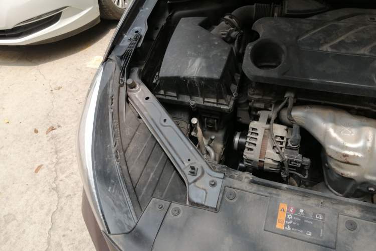 Used MG 5 2021 Revised Version 180 DVVT CVT Youth Luxury Edition Engine Bay Right
