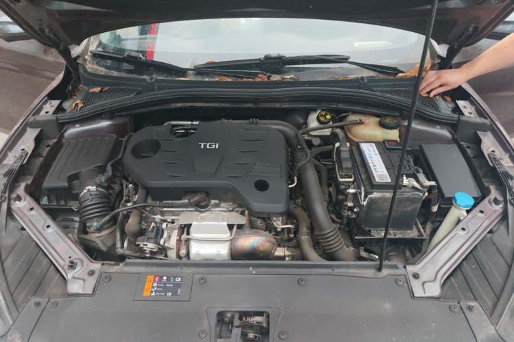 Used MG 5 2021 Revised 300TGI DCT Qingshè Luxurious Enjoyment Edition Engine Bay