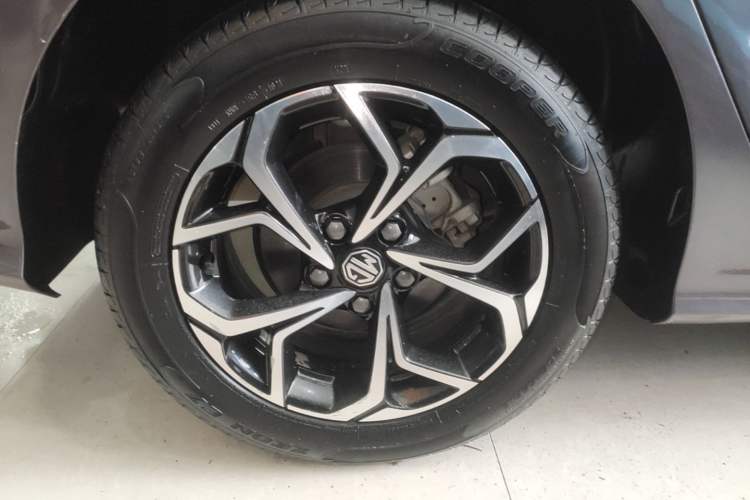 Used MG 5 2021 180 DVVT CVT Youth Luxury Edition Exterior 5