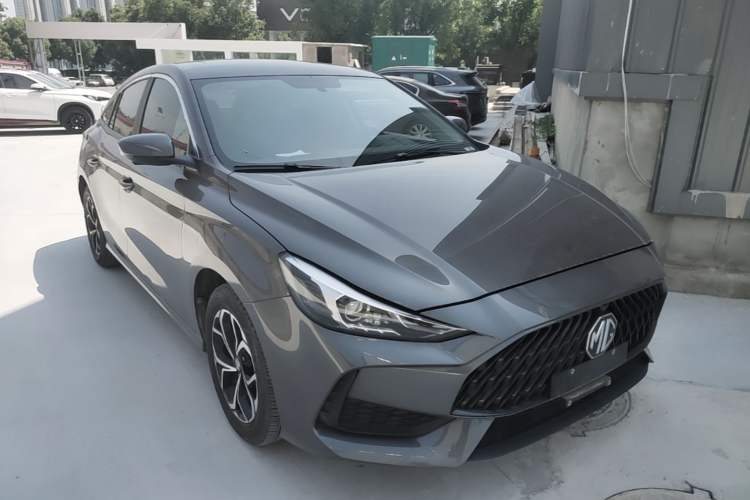 Used MG 5 2021 Revised Version 180 DVVT CVT Youth Luxury Edition Front Right 45 Deg