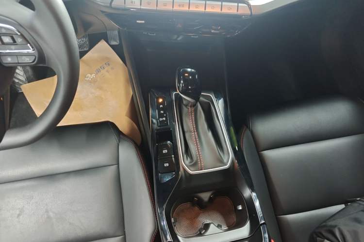 Used MG 5 2021 180 DVVT CVT Youth Luxury Edition Gear Lever