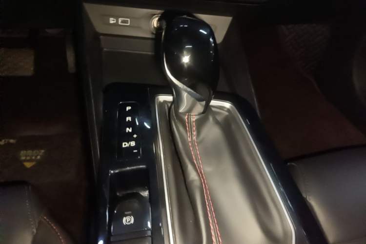 Used MG 5 2021 180 DVVT CVT Youthful Style Edition Gear Lever