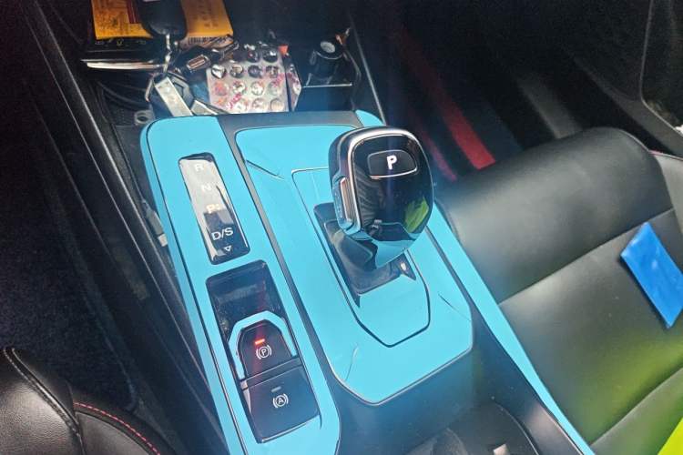 Used MG 5 2021 Revised 300TGI DCT Qingshè Luxurious Enjoyment Edition Gear Lever