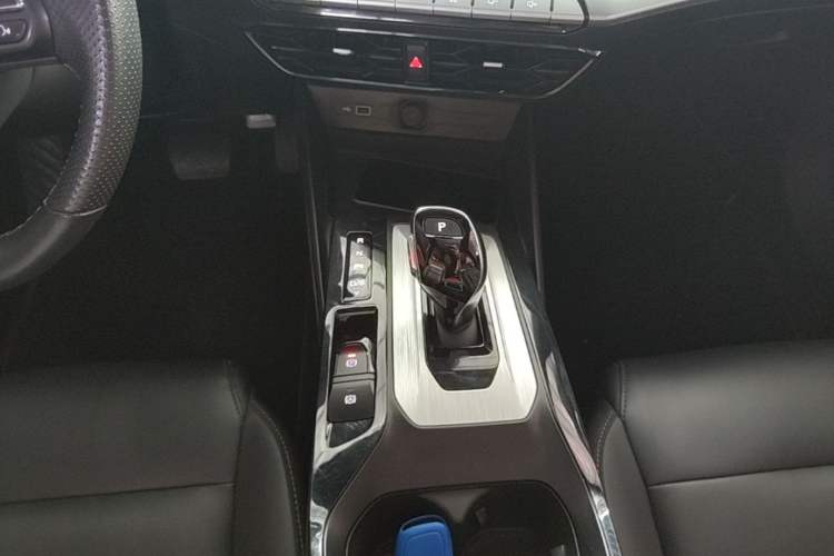Used MG 5 2021 Revised 300TGI DCT Elegant Luxury Flagship Edition Gear Lever