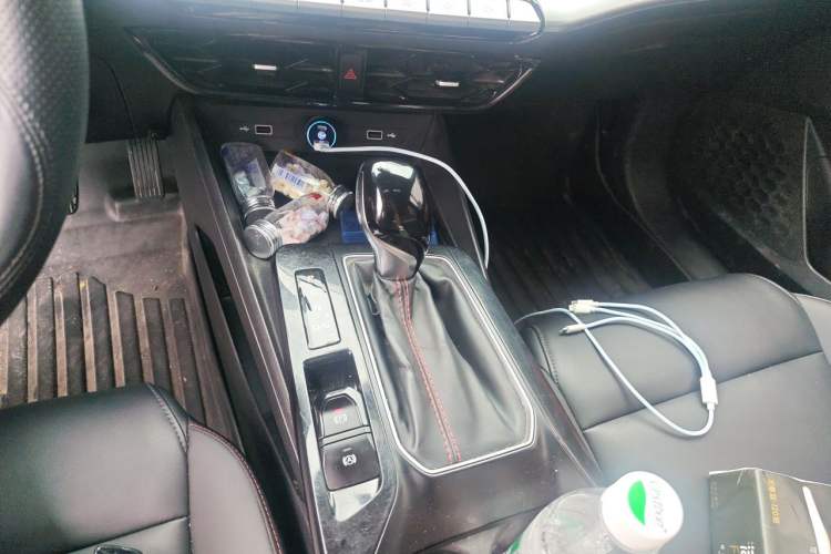 Used MG 5 2021 180 DVVT CVT Youth Luxury Edition Gear Lever