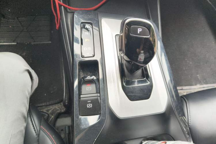 Used MG 5 2021 Revised 300TGI DCT Qingshè Luxurious Enjoyment Edition Gear Lever