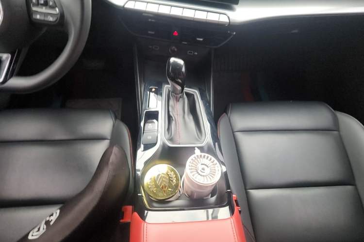 Used MG 5 2021 180 DVVT CVT Youth Luxury Edition Gear Lever