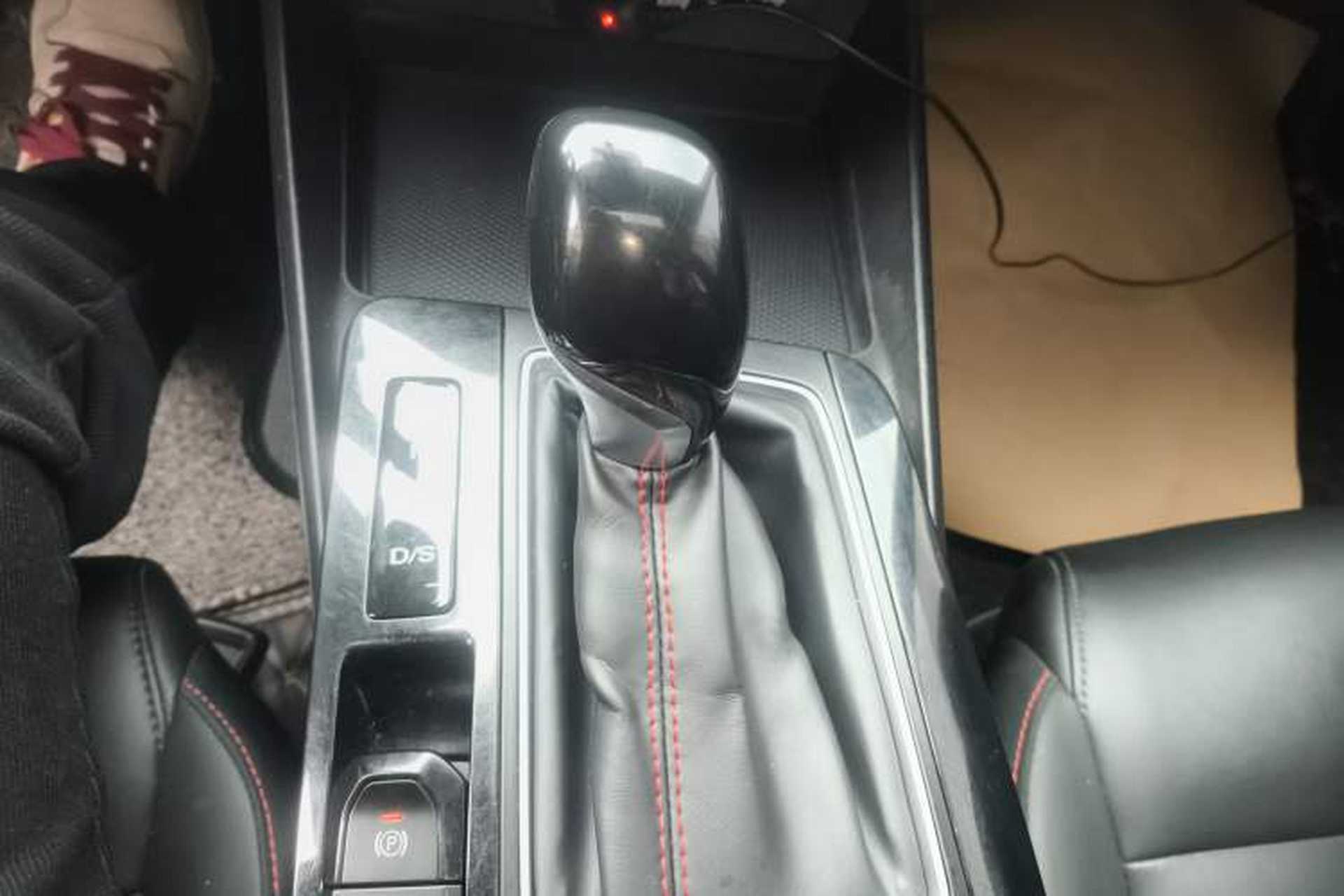 Used MG 5 2021 180 DVVT CVT Youth Luxury Edition Gear Lever