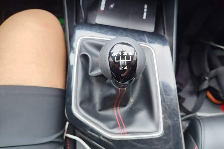 Used MG 5 2021 180 DVVT Manual Youth Luxury Edition Gear Lever
