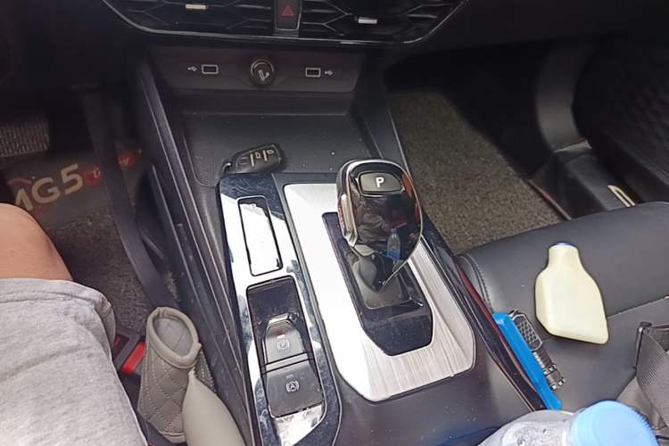 Used MG 5 2021 300TGI DCT Luxury Flagship Edition Gear Lever