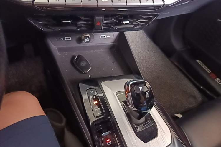 Used MG 5 2021 300TGI DCT Luxury Flagship Edition Gear Lever
