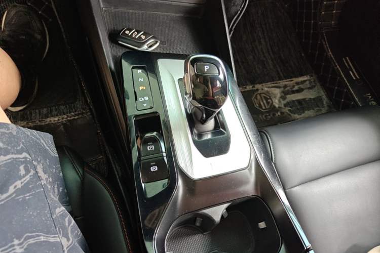 Used MG 5 2021 Revised 300TGI DCT Qingshè Luxurious Enjoyment Edition Gear Lever