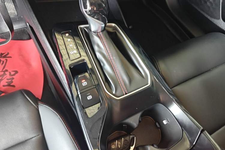 Used MG 5 2021 180 DVVT CVT Youth Luxury Edition Gear Lever