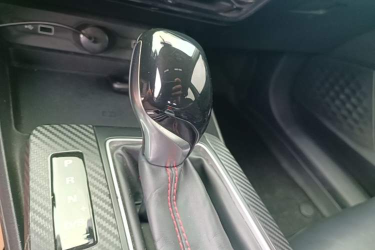 Used MG 5 2021 180 DVVT CVT Youth Luxury Edition Gear Lever