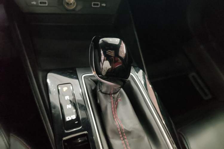 Used MG 5 2021 180 DVVT CVT Youth Luxury Edition Gear Lever